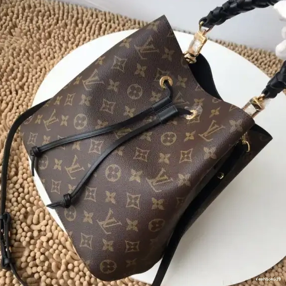 VUITTON NÉONOÉ LOUIS 0427